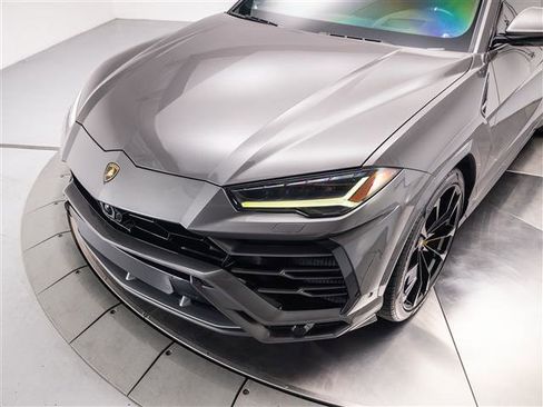 Used 2021 Lamborghini Urus image 9