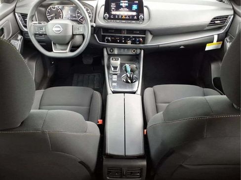 Used 2026 Nissan Rogue S FWD image 12