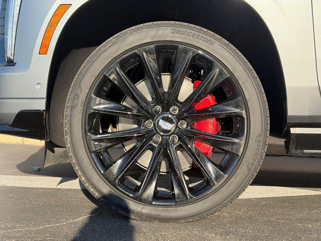 New 2026 Cadillac Escalade V w/ LPO, ONYX Package AWD/4WD image 7