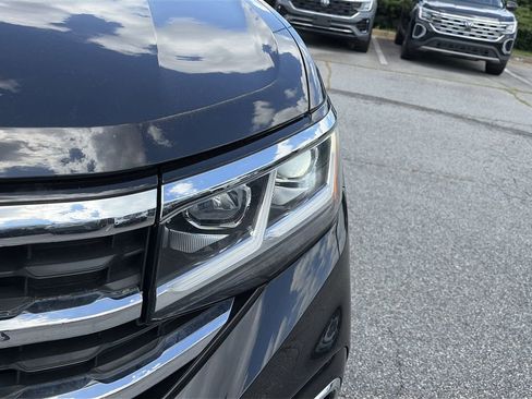 Used 2021 Volkswagen Atlas Cross Sport SE FWD image 11