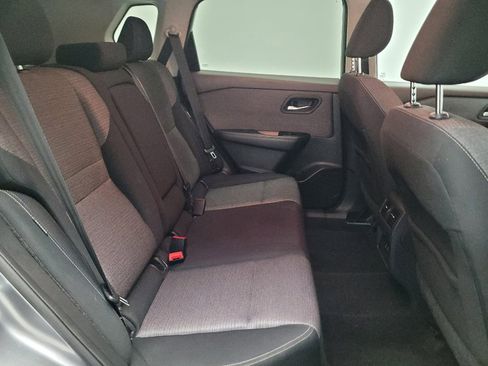 Used 2021 Nissan Rogue SV image 19