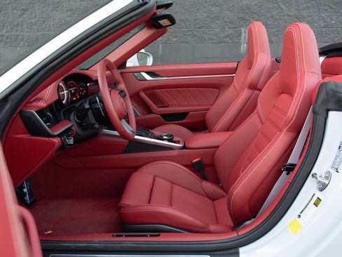 Certified 2025 Porsche 911 Turbo S image 15