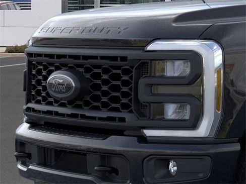 New 2025 Ford F250 XLT w/ Black Appearance Package image 17