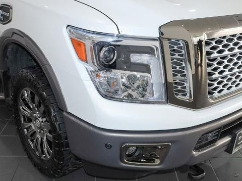 Used 2018 Nissan Titan Platinum Reserve w/ Platinum Utility Package image 10