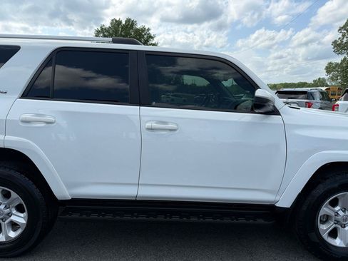 Used 2024 Toyota 4Runner SR5 AWD/4WD image 38