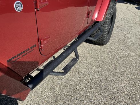 Used 2012 Jeep Wrangler Unlimited Sahara AWD/4WD image 16