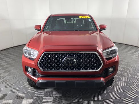 Used 2019 Toyota Tacoma TRD Off-Road AWD/4WD image 11