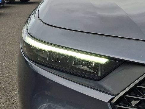 Used 2023 Honda Accord EX image 9