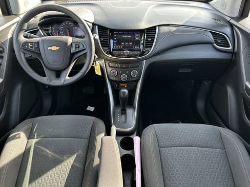 Certified 2022 Chevrolet Trax LS w/ Tint and Cruise Package image 14