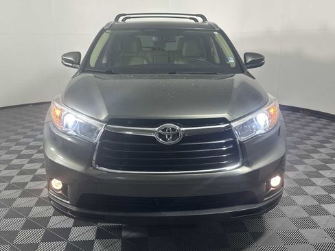 Used 2016 Toyota Highlander XLE image 2