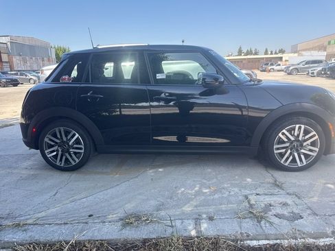Used 2026 MINI Cooper 4-Door Hardtop FWD image 7