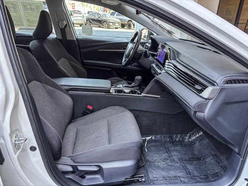 Used 2025 Toyota Camry SE AWD/4WD image 20