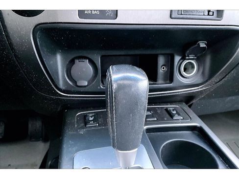 Used 2012 Nissan Armada Platinum image 28