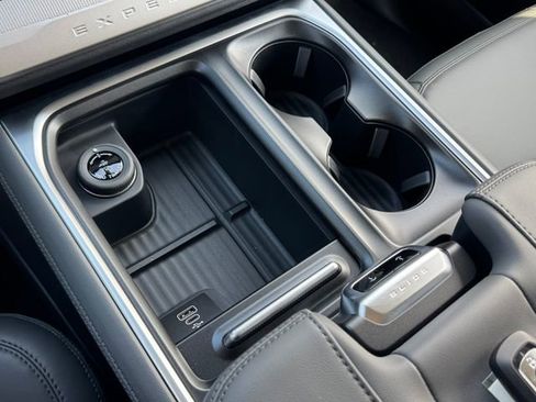New 2026 Ford Expedition Active image 22