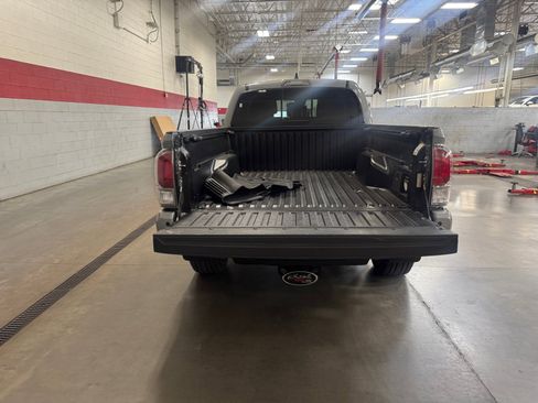 Certified 2020 Toyota Tacoma TRD Sport w/ Technology Package image 34