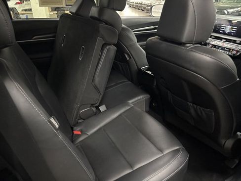 Used 2023 Kia Telluride LX image 11