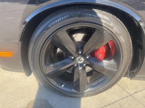 Used 2009 Dodge Challenger SRT8 w/ SRT Option Group II image 26