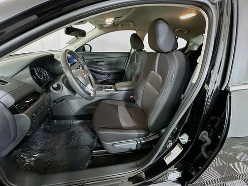 Used 2025 Nissan Sentra SV w/ All-Weather Package FWD image 12