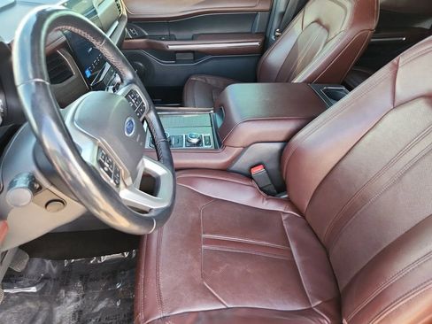 Used 2022 Ford Expedition Max Limited image 9
