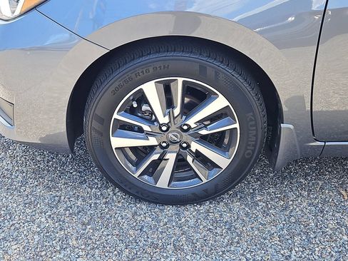Used 2024 Nissan Versa S w/ S Plus Package FWD image 7