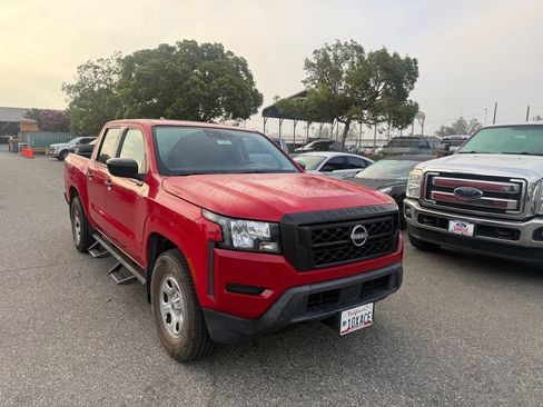 Used 2022 Nissan Frontier S w/ Technology Package RWD image 2