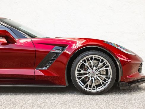 Used 2016 Chevrolet Corvette Z06 w/ 3LZ Preferred Equipment Group RWD image 3