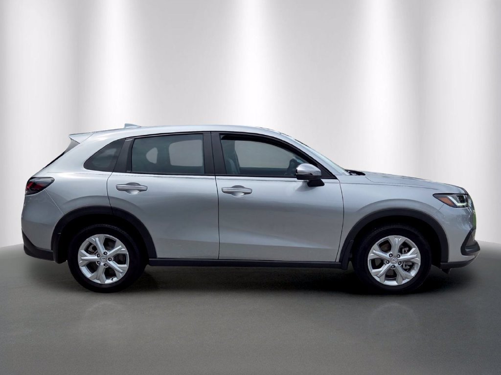 Certified 2025 Honda HR-V LX image 2