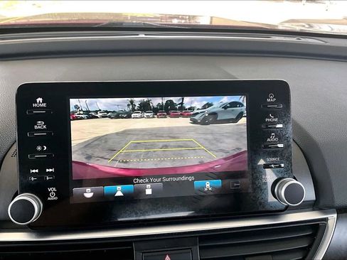 Used 2019 Honda Accord Touring image 13