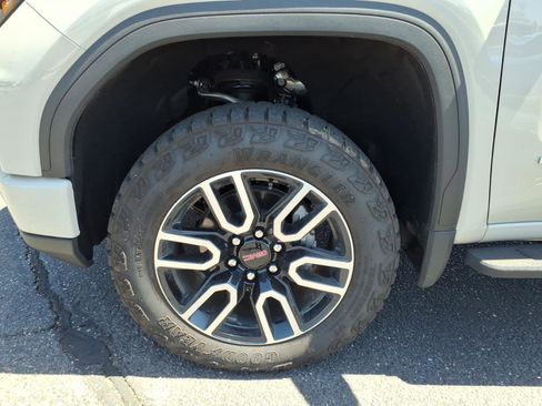 Used 2026 GMC Sierra 1500 AT4 w/ AT4 Premium Package AWD/4WD image 9