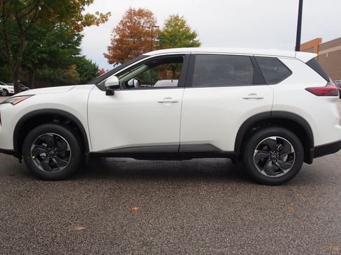 Used 2026 Nissan Rogue SV FWD image 4