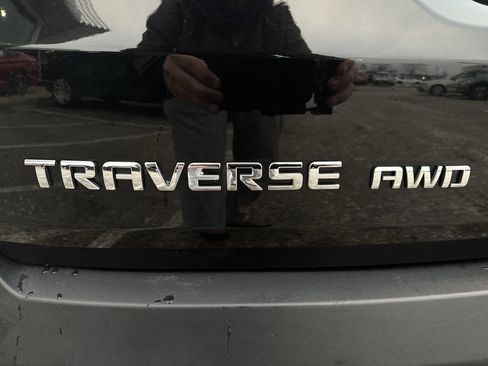 Used 2019 Chevrolet Traverse LT w/ LT Premium Package image 32