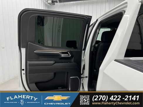 Used 2024 Chevrolet Silverado 1500 LT Trail Boss w/ LT Trail Boss Premium Package AWD/4WD image 10