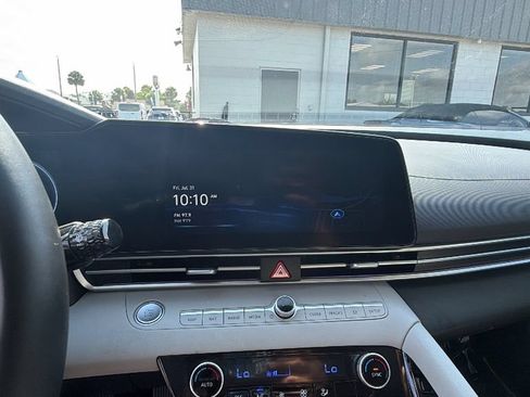 Used 2025 Hyundai Elantra Limited FWD image 20