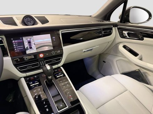 New 2026 Porsche Macan AWD/4WD image 25