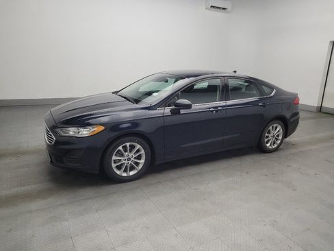 Used 2020 Ford Fusion SE image 2