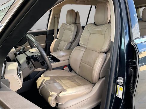 Used 2023 Lincoln Aviator Reserve w/ Equipment Group 201A AWD/4WD image 8