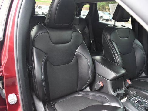 Used 2020 Jeep Cherokee Latitude Plus AWD/4WD image 26