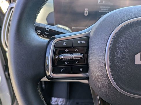 Certified 2025 Kia Sorento S image 33