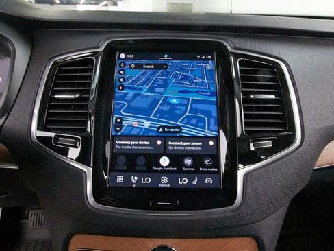 Certified 2023 Volvo XC90 B6 Plus w/ Protection Package Premier AWD/4WD image 12