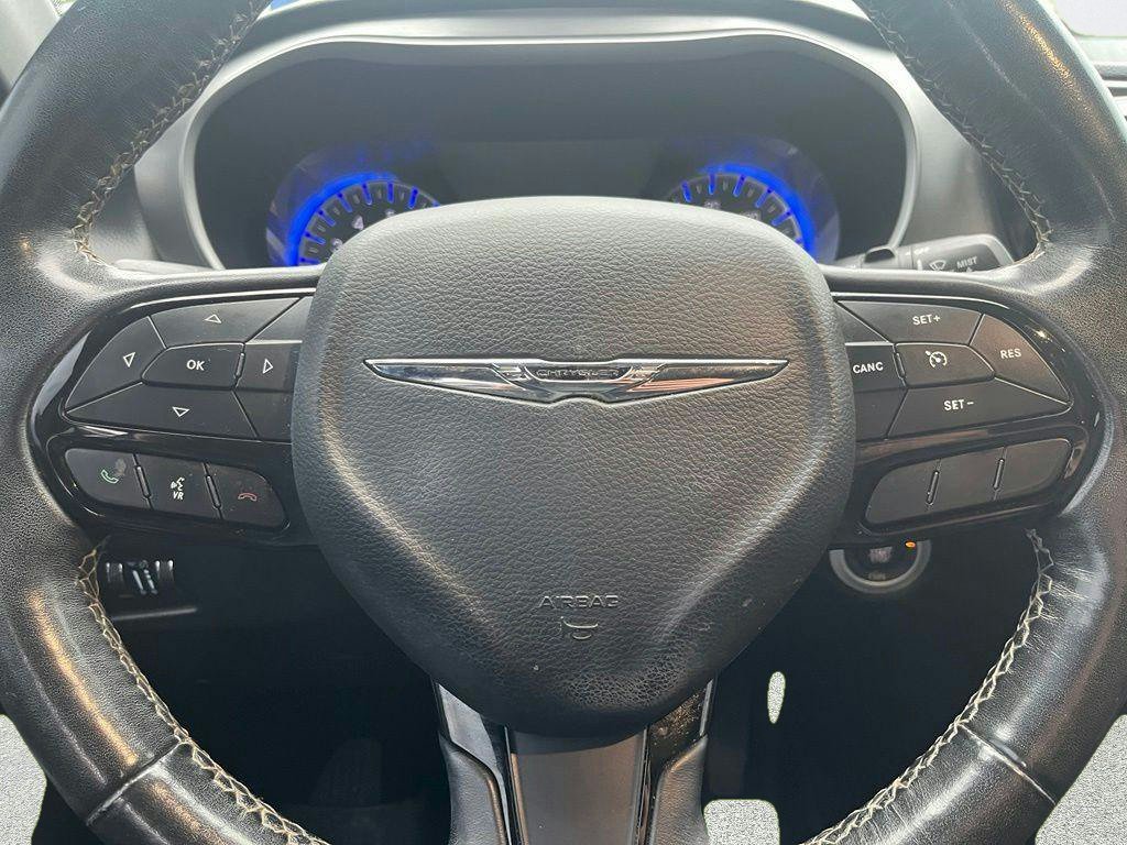 Used 2020 Chrysler Pacifica Touring-L AWD/4WD image 20