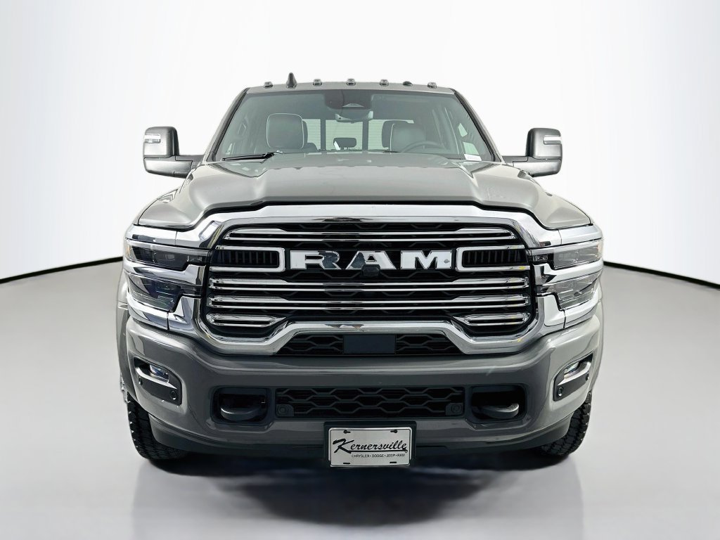 New 2026 RAM 4500 4x4 Crew Cab DRW w/ Laramie Trim Package image 2