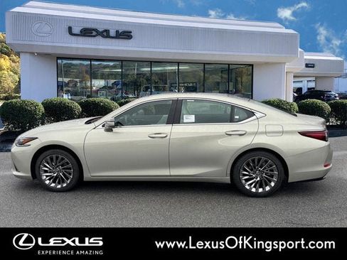New 2025 Lexus ES 350 Ultra Luxury image 2