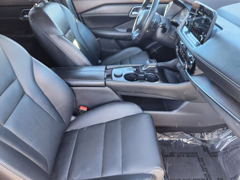 Used 2021 Nissan Rogue SL w/ Premium Package image 13