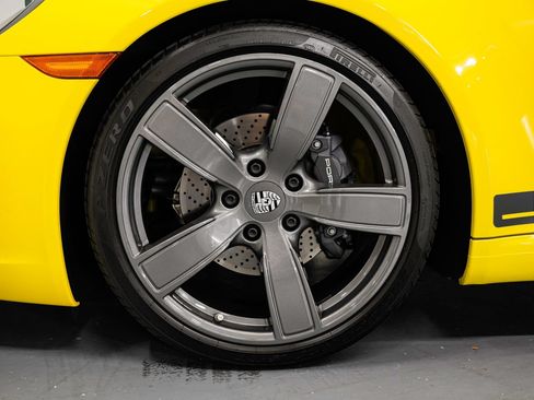 Used 2018 Porsche 911 Carrera T RWD image 44