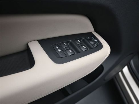 Used 2026 Volvo XC60 B5 Plus w/ Protection Package Premier image 21