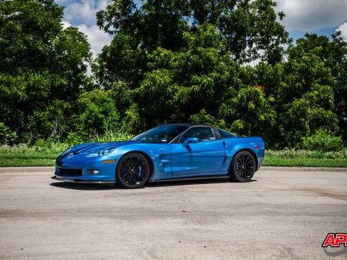 Used 2010 Chevrolet Corvette ZR1 RWD image 19