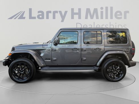 Used 2021 Jeep Wrangler Unlimited Sahara AWD/4WD image 2