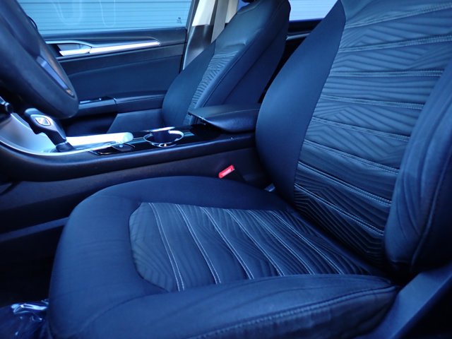 Used 2016 Ford Fusion SE FWD image 10