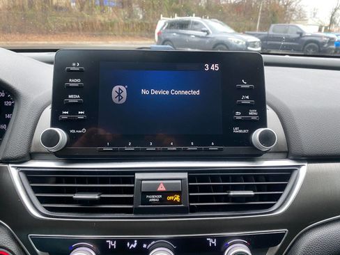 Used 2018 Honda Accord LX image 24