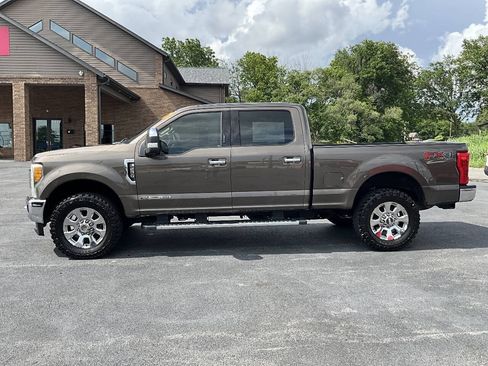 Used 2017 Ford F250 Lariat w/ Chrome Package AWD/4WD image 2